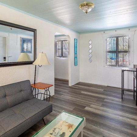 Bungalow 1 Minute From The Beach Suite #3 Englewood Dış mekan fotoğraf