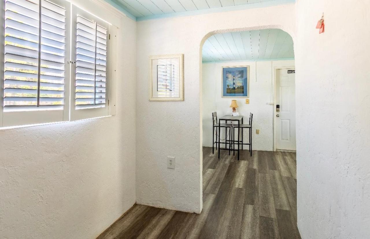 Bungalow 1 Minute From The Beach Suite #3 Englewood Dış mekan fotoğraf